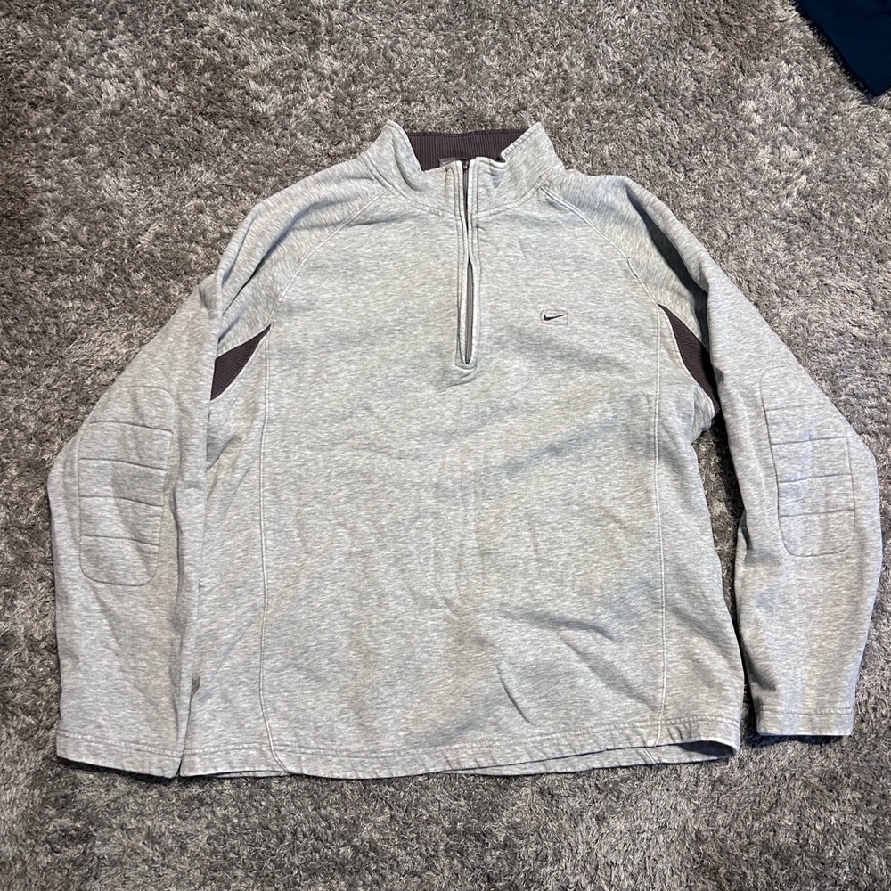 2000s nike sweater